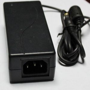 АДАПТЕР КОМБИНИРАН( IN 220V/12V OUT 12-24V)